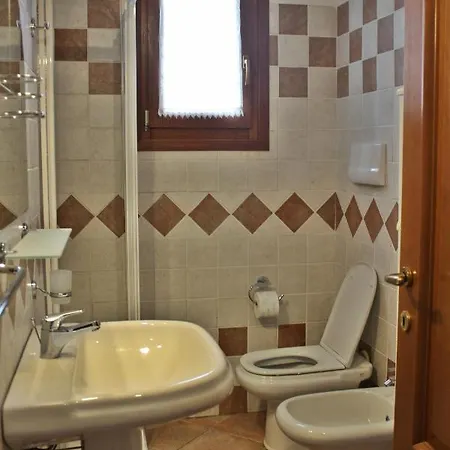 La Pavoncella Sul Mare *