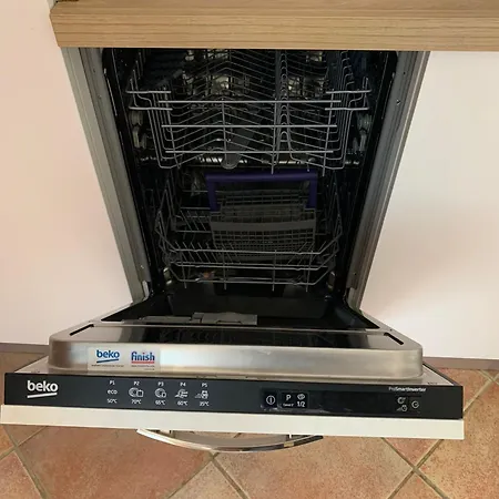 La Pavoncella Sul Mare *